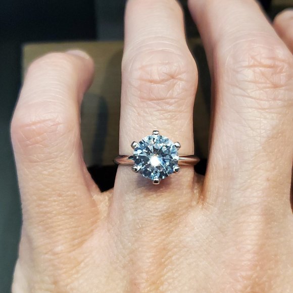 Jewelry - Size 6.5 925 Sterling Silver Brilliant Single Round Cubic Zirconia Ring